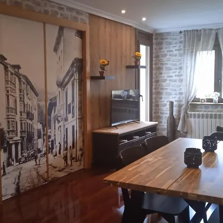 Con Terraza Al Puente شقة