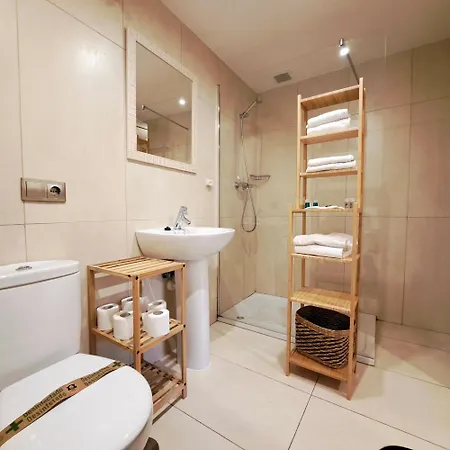 Con Terraza Al Puente شقة